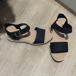 Dr. Scholl's Black and Tan Sandals